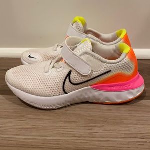 Nike Renew Tennis Shoes